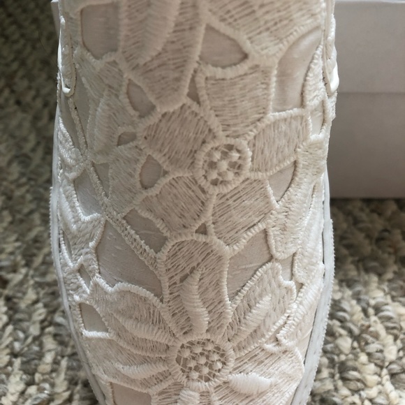 ❌SOLD❌Moncler Authentic Women’s New Roseline shoes - Picture 7 of 8